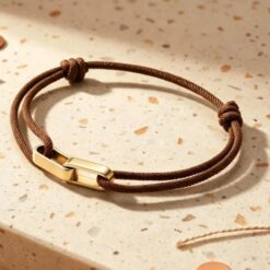 Gepersonaliseerde en verstelbare minimalistische armband met Naam - RVS Goudkleurig - Afbeelding 4